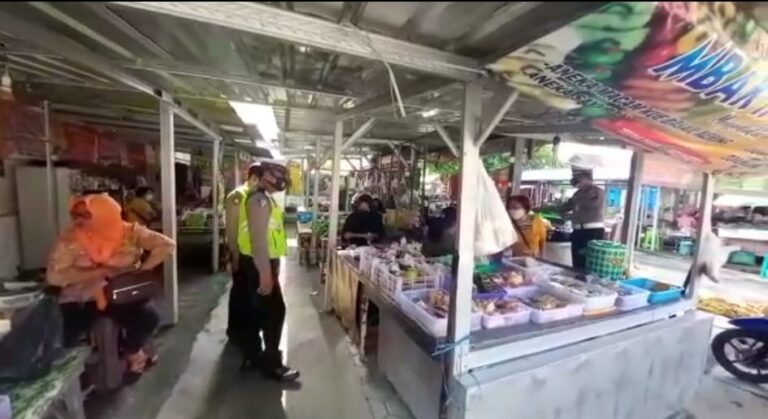 Cegah Varian Omicron Covid 19, Unit Patroli Polsek Manguharjo Tinjau Penerpan Prokes di Warung dan Coffeshop
