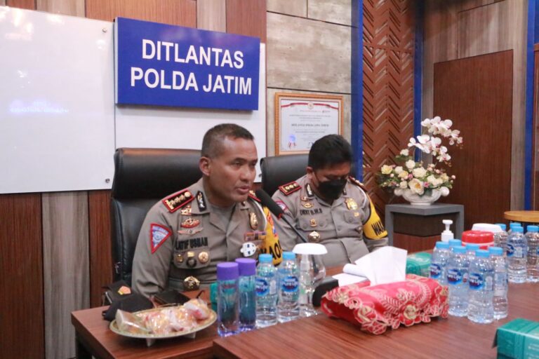 <em>Operasi Keselamatan Semeru 2022, Ditlantas Polda Jatim Maksimalkan E-TLE</em>