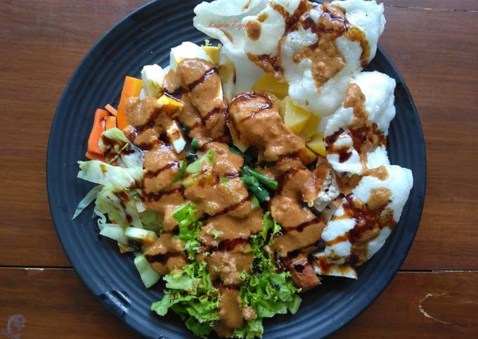 Menguak Kelezatan Tersembunyi Pengalaman Menikmati Gado Gado Ala Kaki Lima Yang Otentik